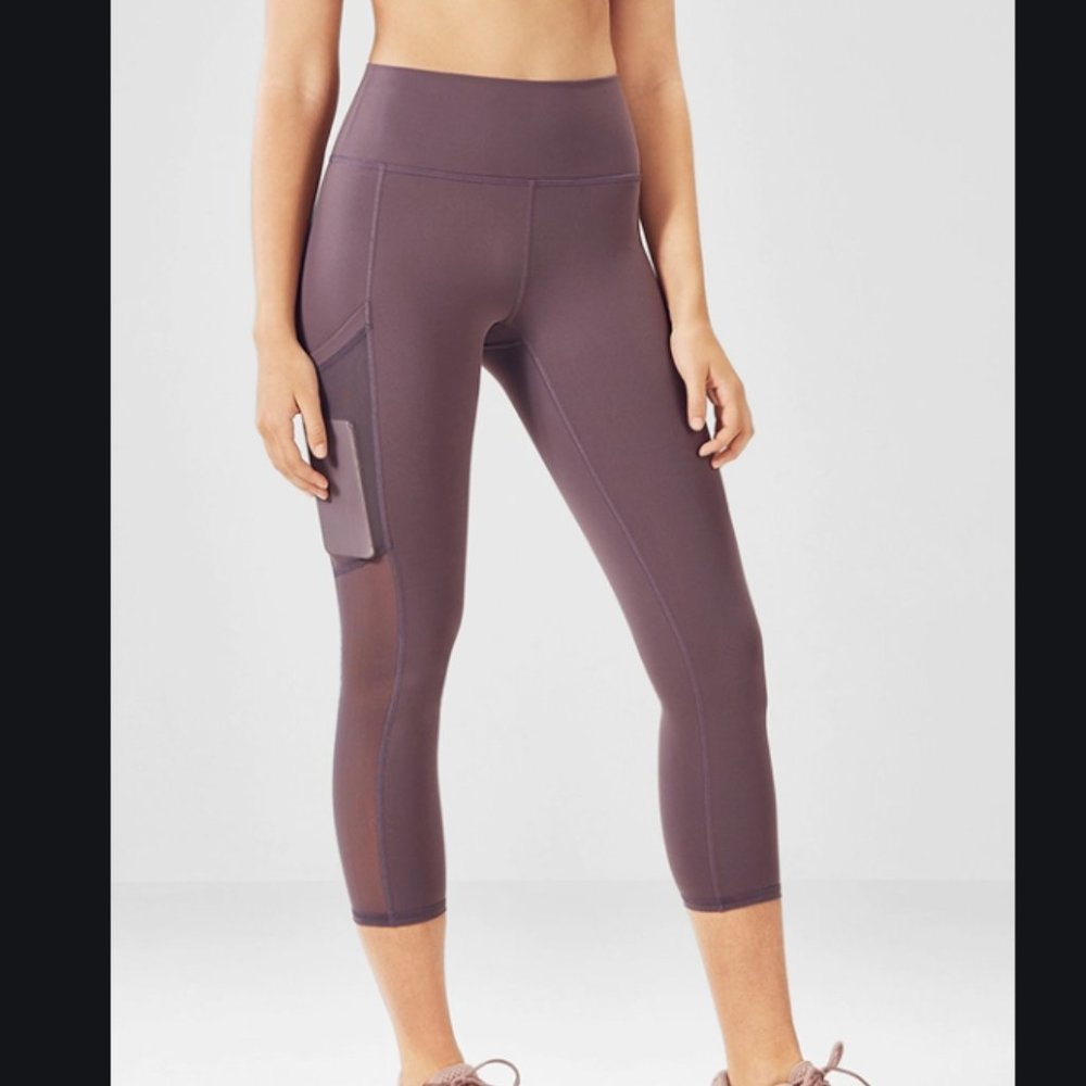 Fabletics Mila High-Waisted Pocket Capri